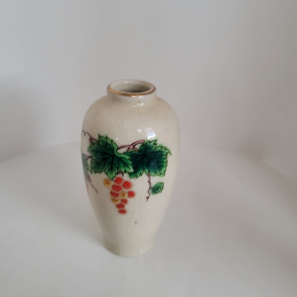 Homco Bud Vase Gold Trim Red Grape Vine Leaves Crazed Glaze